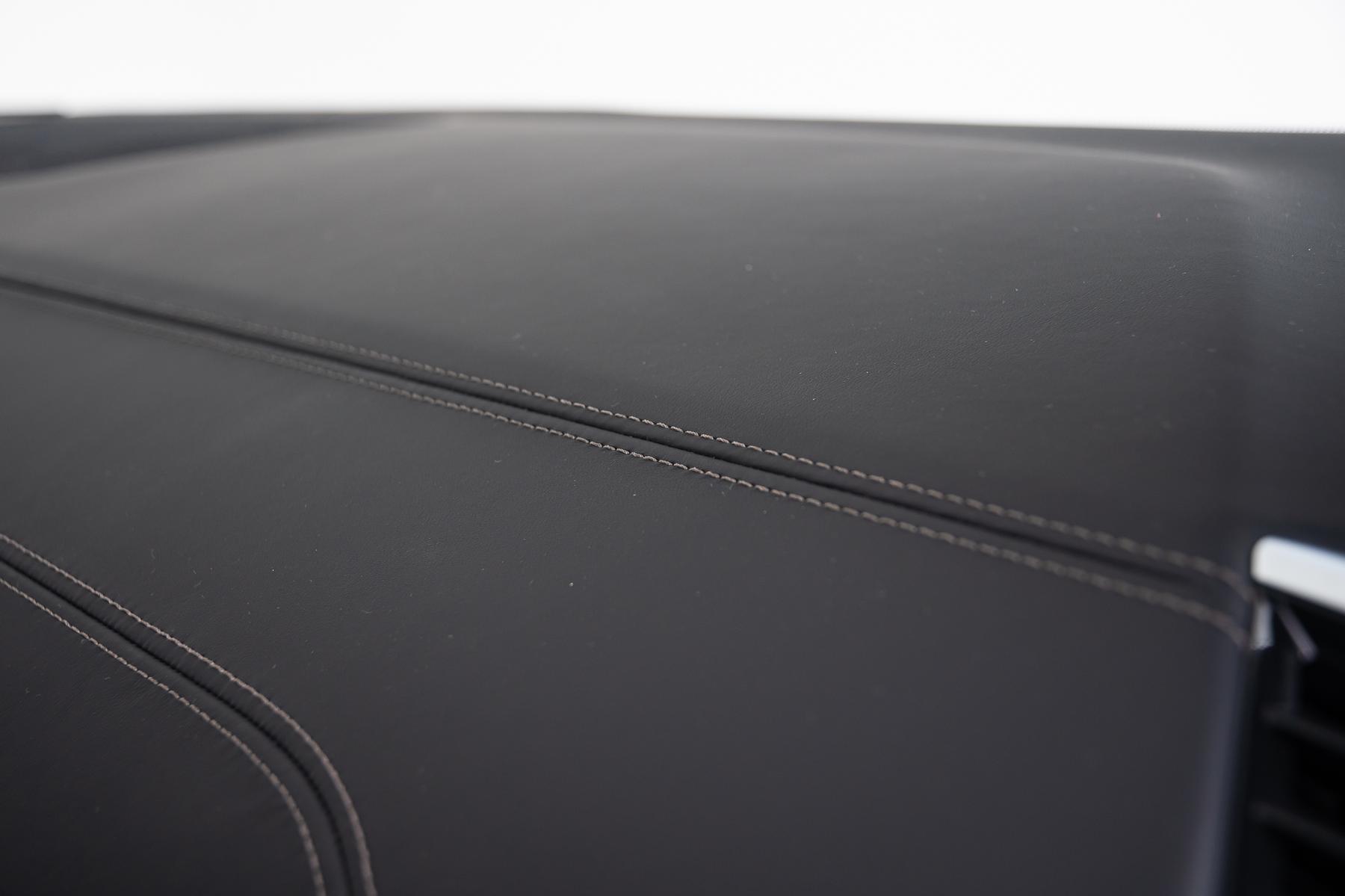 BMW Individual dashboard met leder bekleed